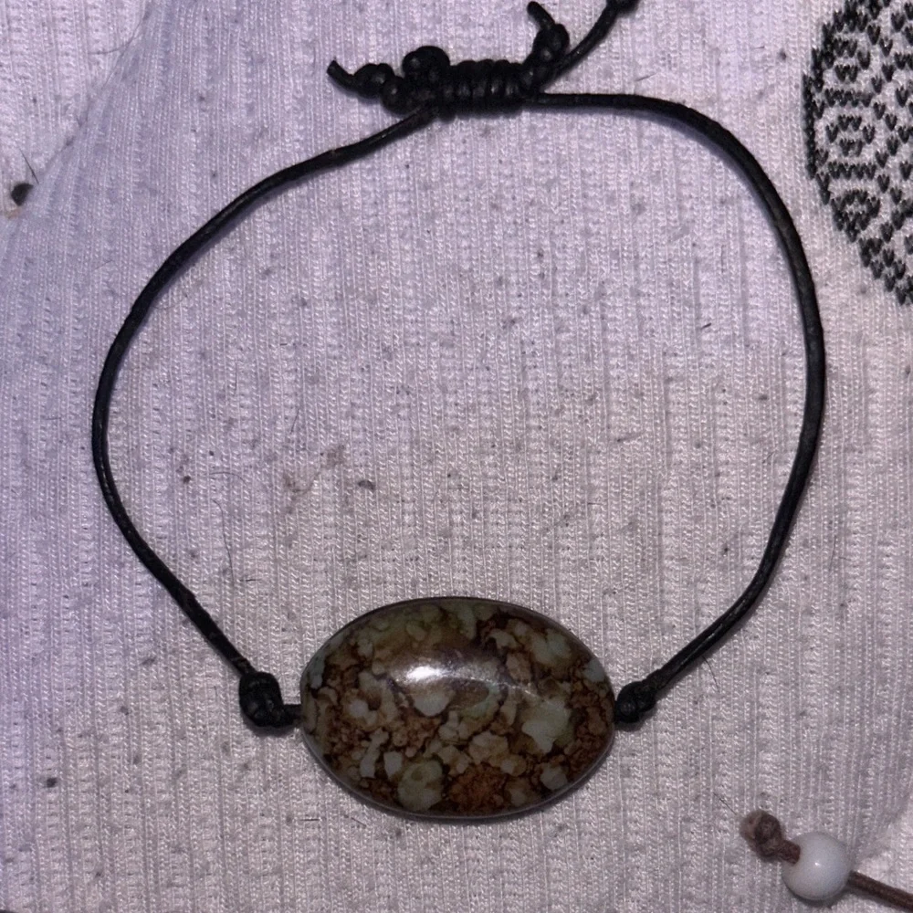 Bracelets - Picture 3 of 8